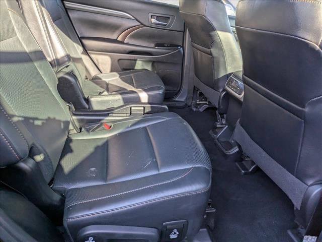 Used 2019 Toyota Highlander Limited image 27