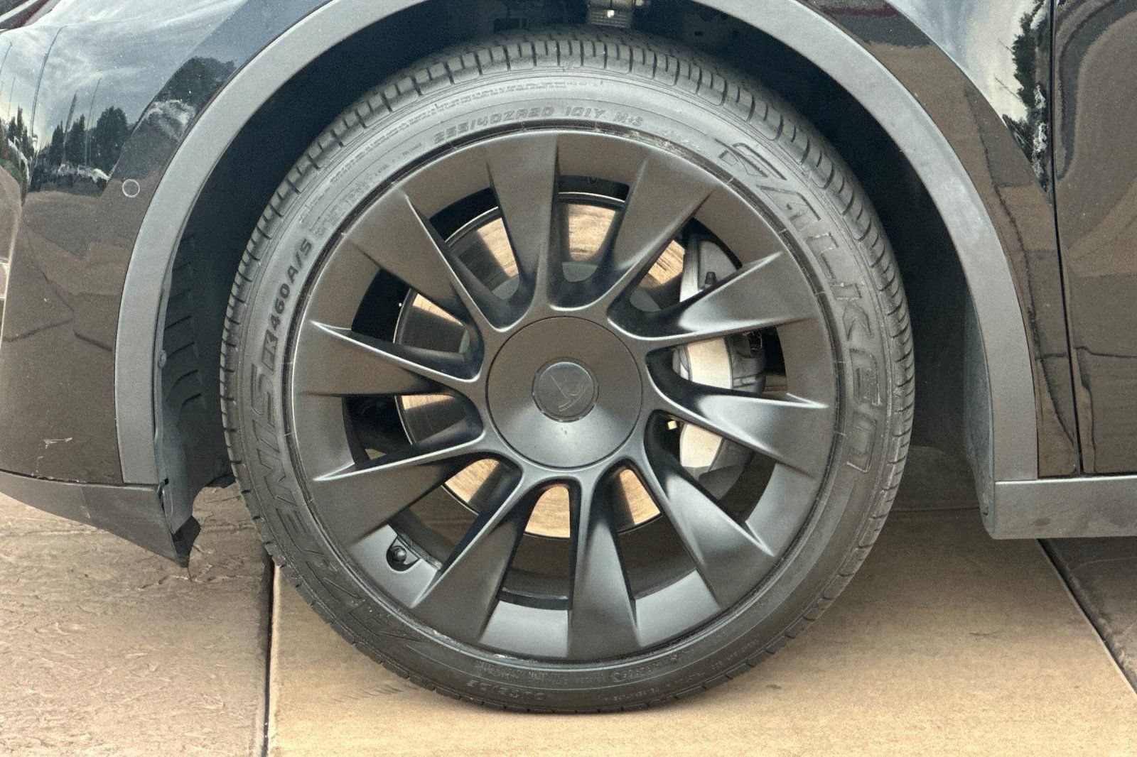 Used 2022 Tesla Model Y Long Range AWD/4WD image 32