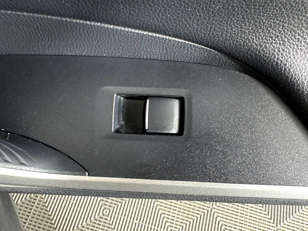 Used 2019 Toyota RAV4 Limited FWD image 43