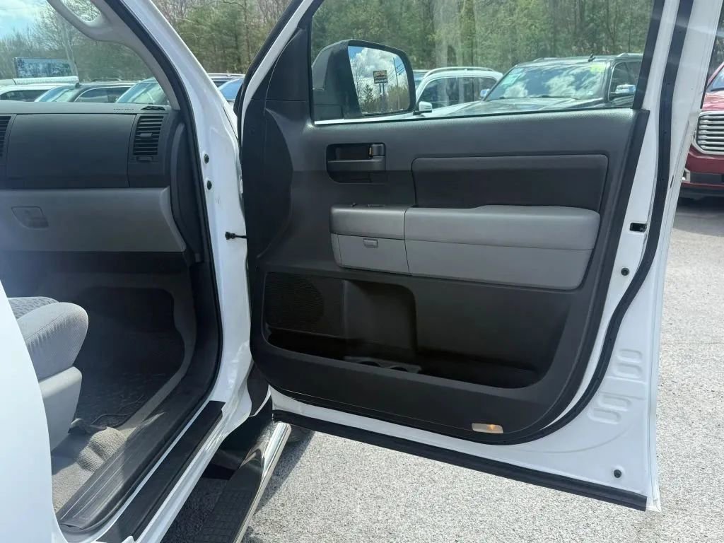 Used 2010 Toyota Tundra 4x4 Double Cab image 22