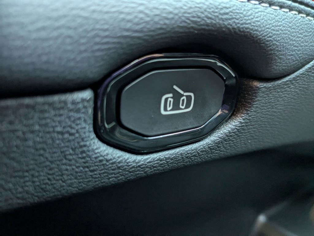 New 2025 Dodge Charger R/T w/ Quick Order Package 25M R/T image 33