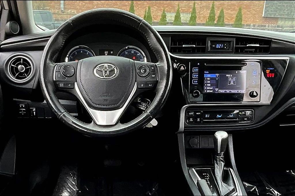 Used 2018 Toyota Corolla SE image 17