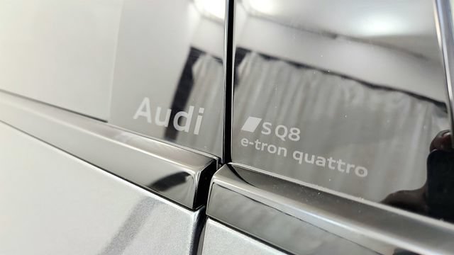 Used 2024 Audi Q8 e-tron Prestige AWD/4WD image 32