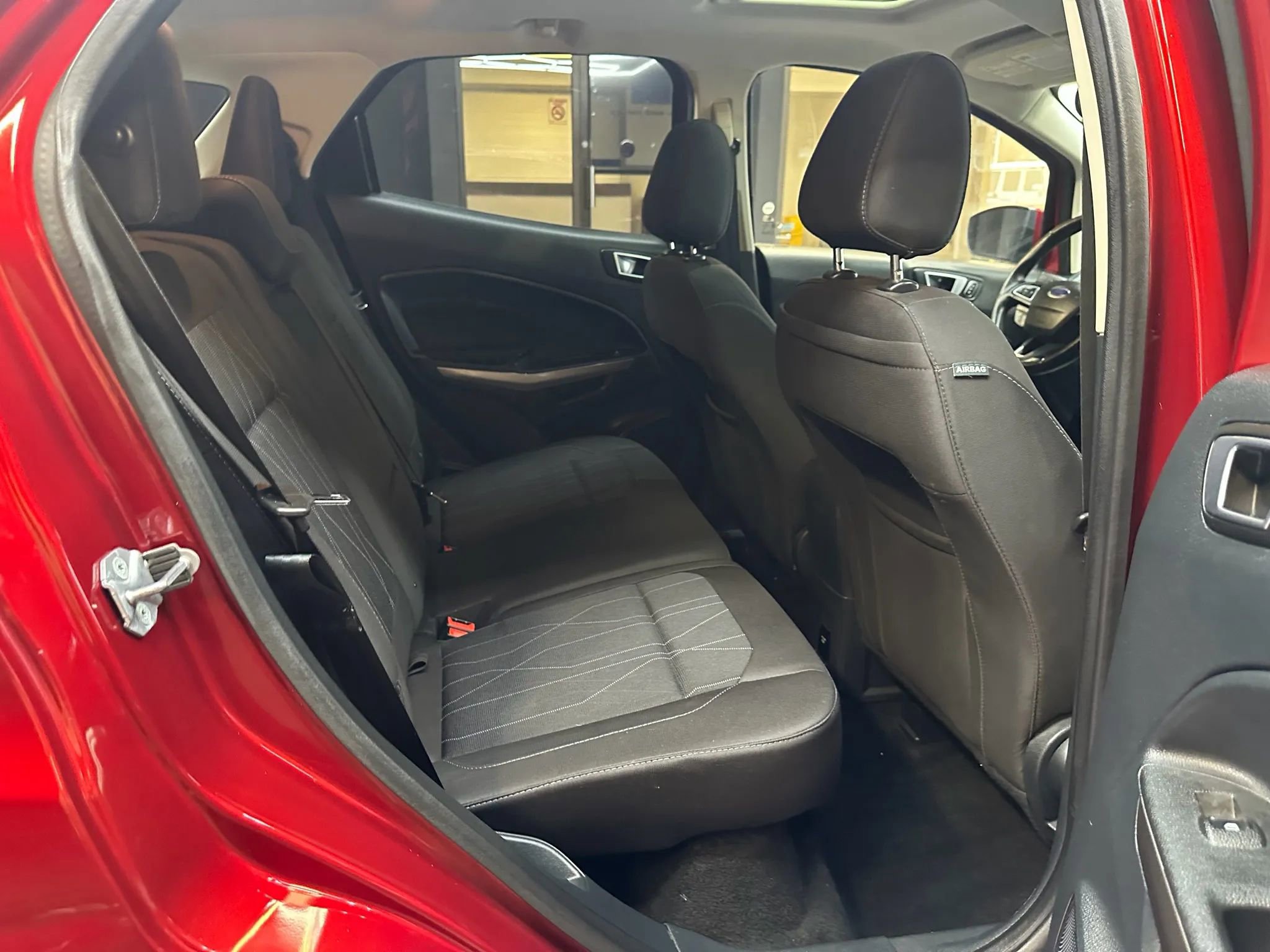 Used 2019 Ford EcoSport SE w/ SE Convenience Package image 27