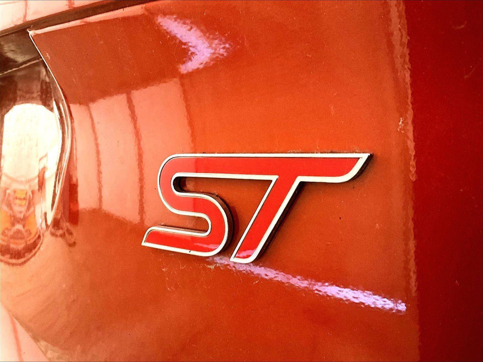 Used 2018 Ford Focus ST FWD image 13