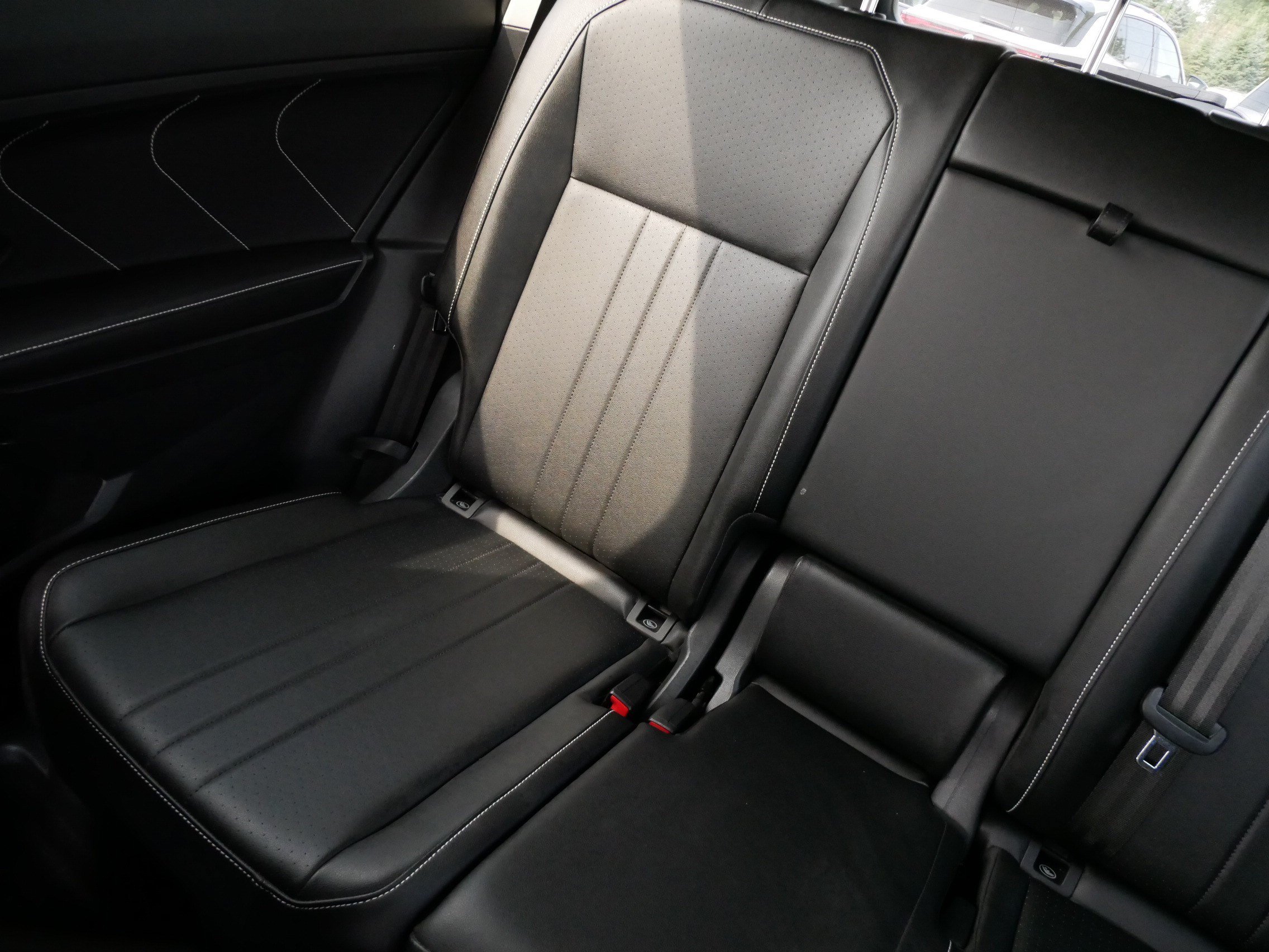 Certified 2023 Volkswagen Tiguan SE AWD/4WD image 12