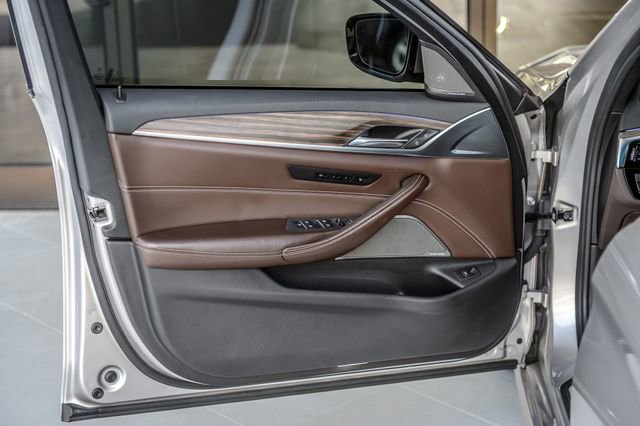 Used 2018 BMW 540i w/ M Sport Package RWD image 50
