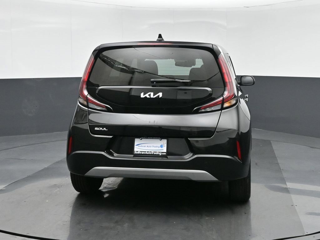 Used 2023 Kia Soul LX image 6