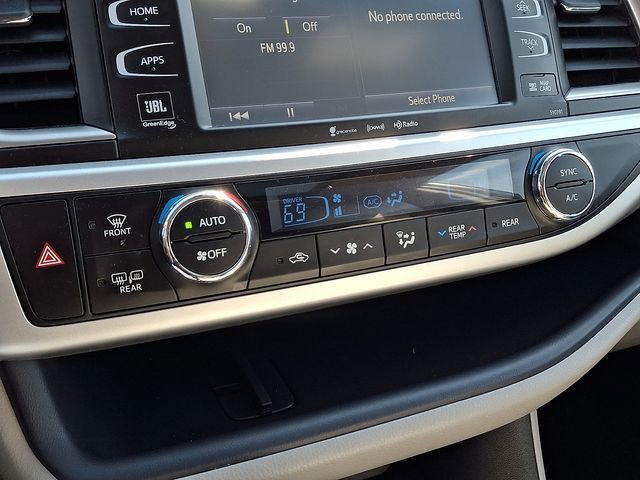 Used 2019 Toyota Highlander Limited w/ Carpet Mat Package (TMS) image 15