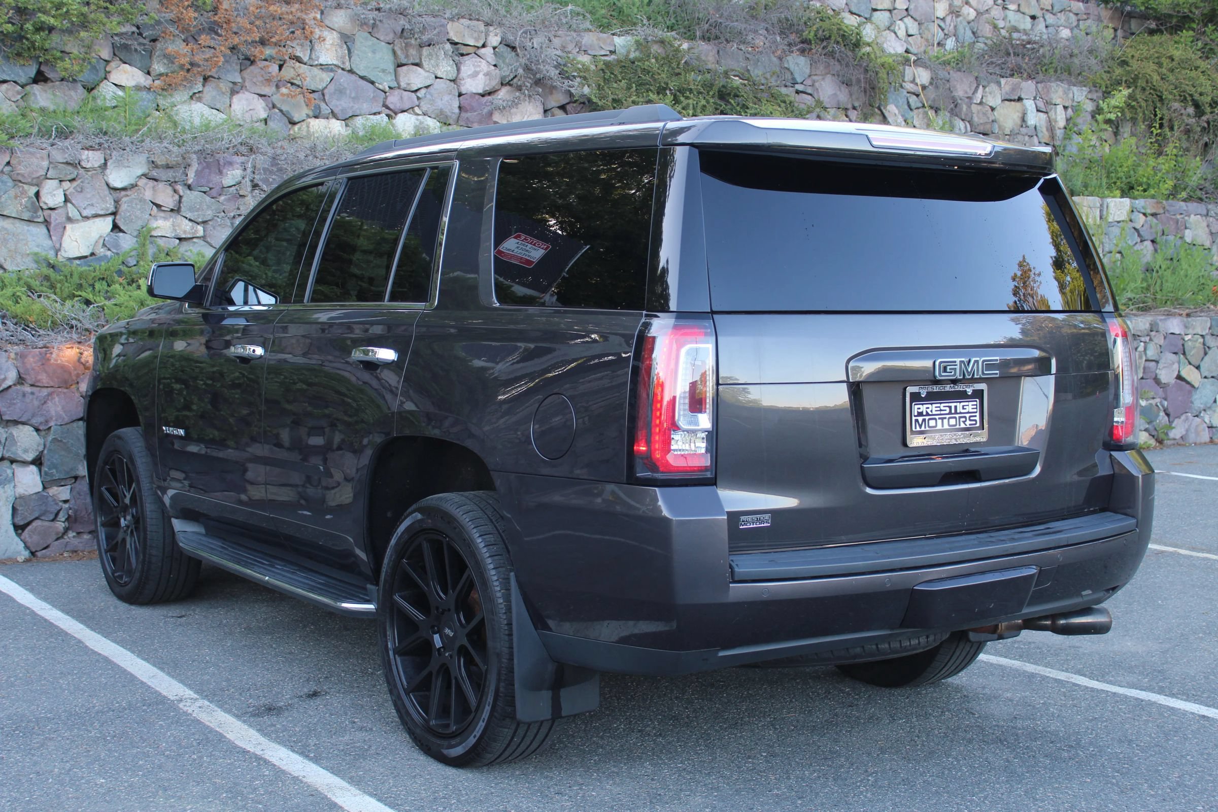 Used 2016 GMC Yukon SLT w/ Open Road Package AWD/4WD image 7