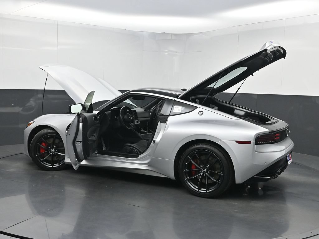 Used 2025 Nissan Z Performance w/ Floor Mat Package RWD image 36