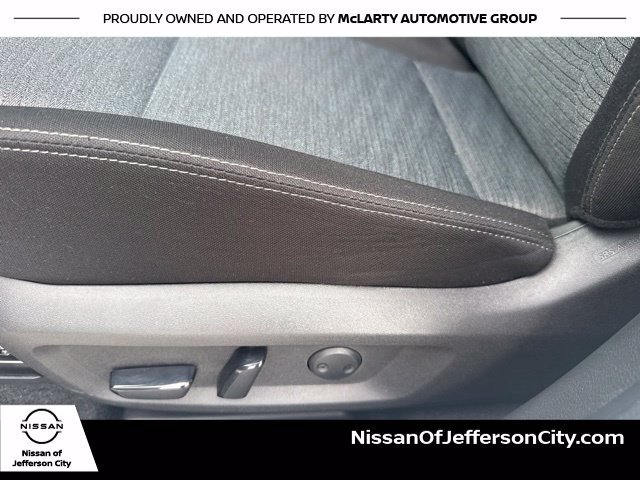 Used 2023 Nissan Rogue SV AWD/4WD image 16