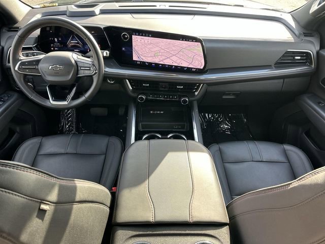 Used 2025 Chevrolet Suburban RST image 19