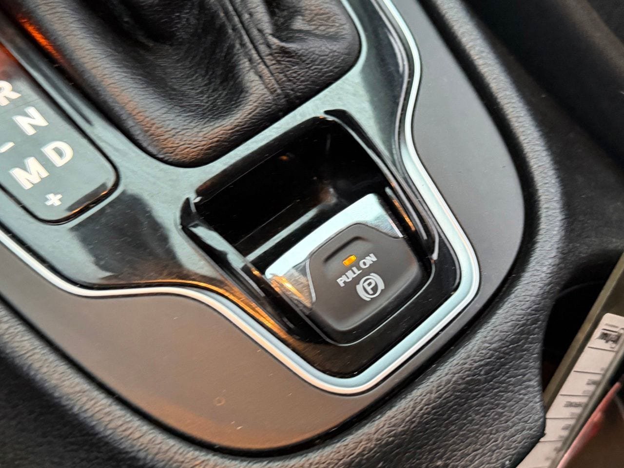 Used 2019 Jeep Cherokee Limited AWD/4WD image 23
