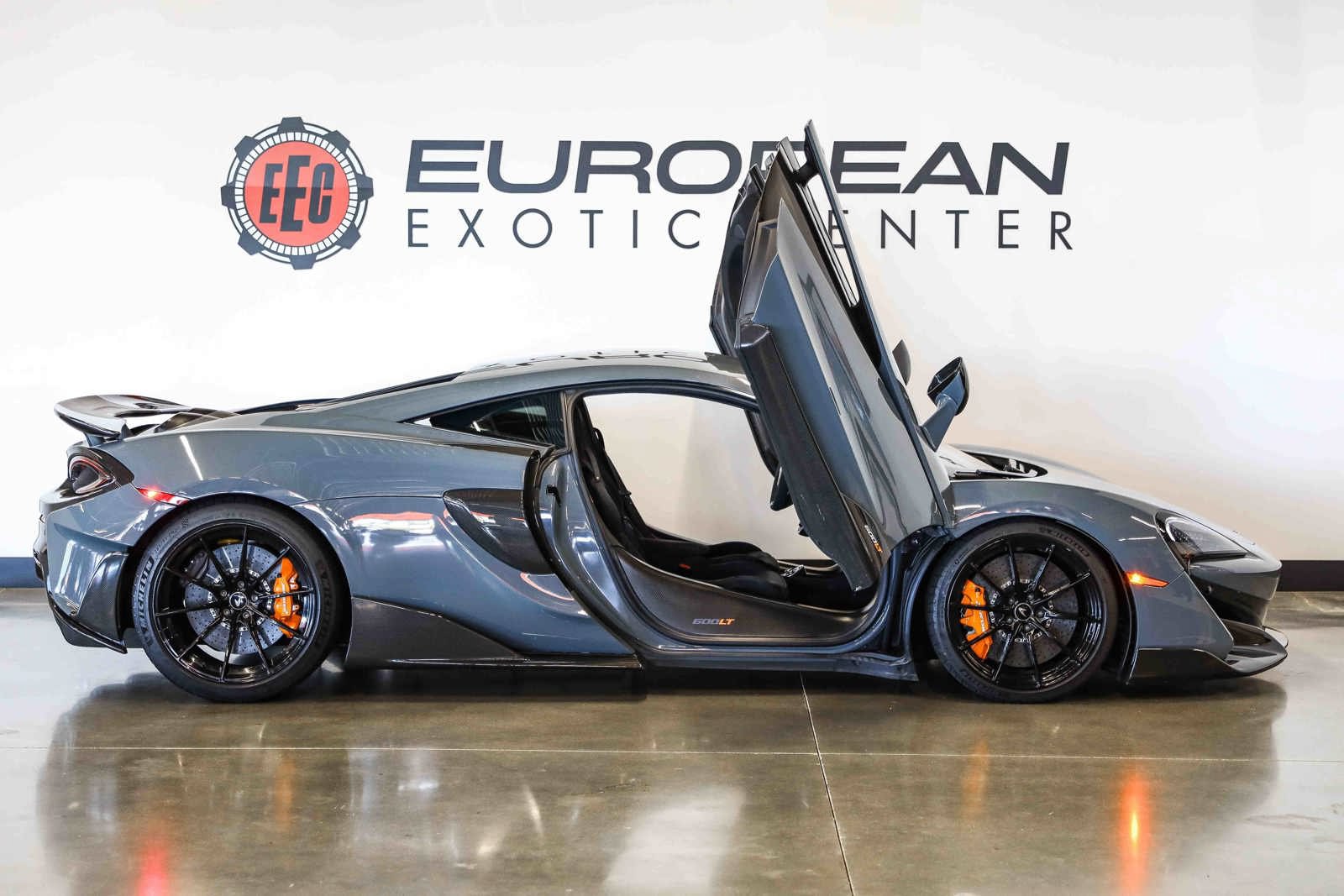 Used 2019 McLaren 600LT RWD image 15