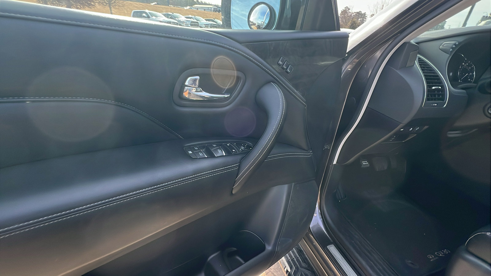 Used 2024 INFINITI QX80 Luxe image 15