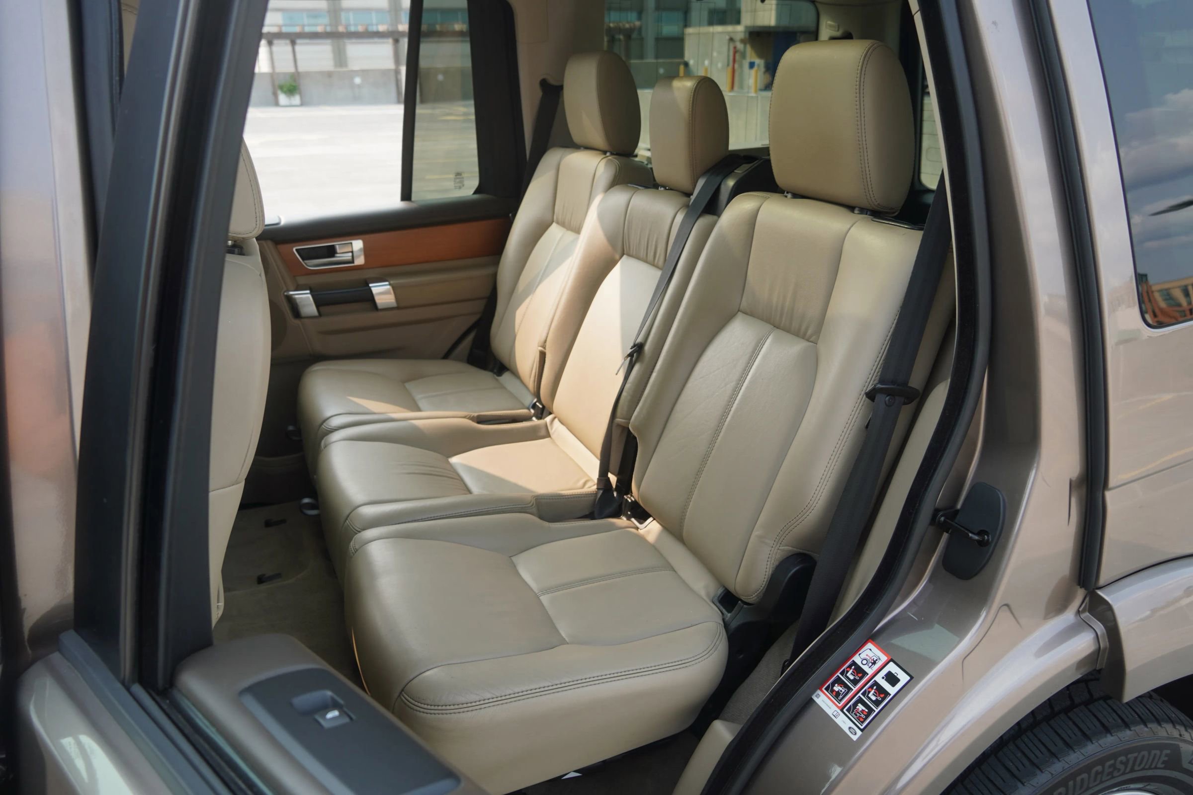 Used 2015 Land Rover LR4 HSE LUX image 26