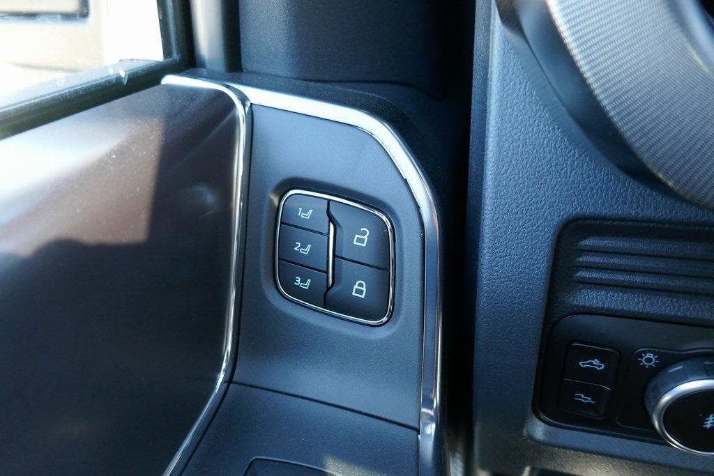 New 2026 Ford F350 Platinum w/ FX4 Off-Road Package image 16