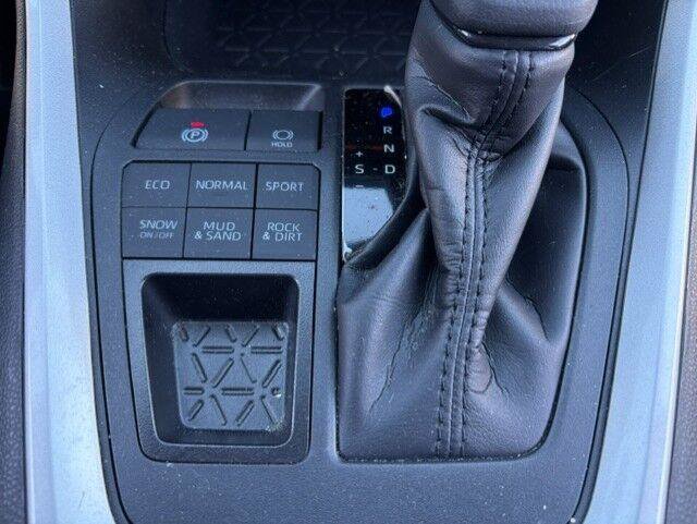 Used 2025 Toyota RAV4 XLE w/ Convenience Package AWD/4WD image 15