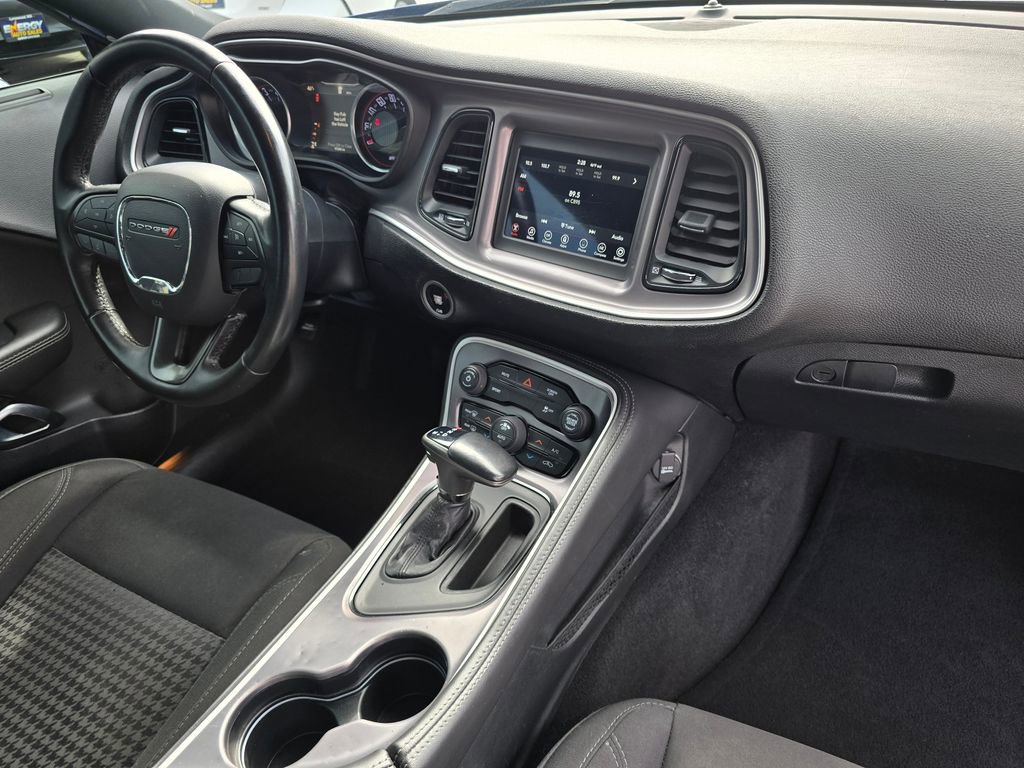 Used 2019 Dodge Challenger SXT image 11