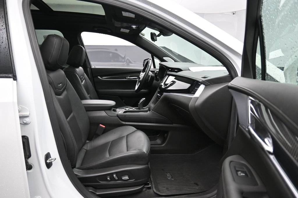 Used 2024 Cadillac XT6 Sport w/ LPO, ONYX Package AWD/4WD image 29