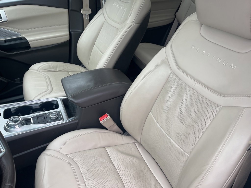 Used 2020 Ford Explorer Platinum w/ Premium Technology Package image 10