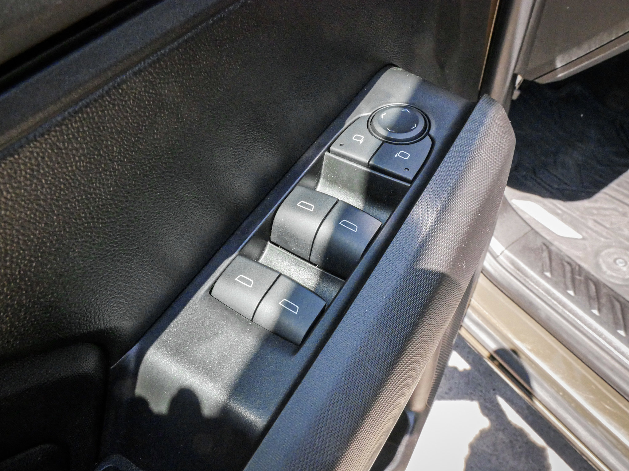 Used 2024 Chevrolet Colorado W/T RWD image 15