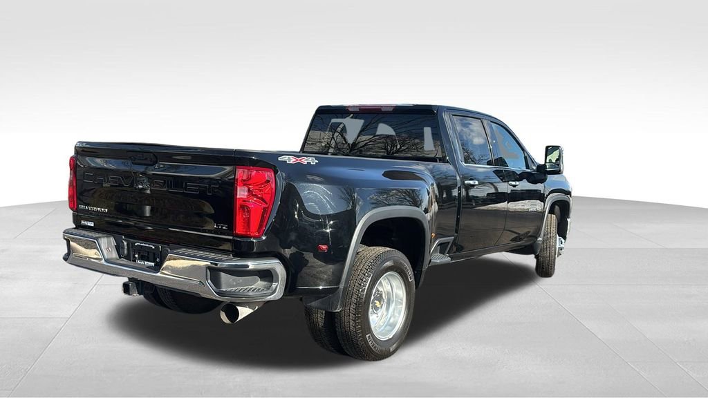Used 2025 Chevrolet Silverado 3500 LTZ image 7