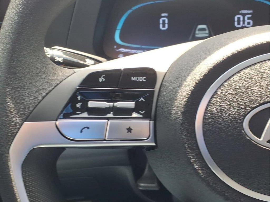 Used 2026 Hyundai Elantra SE FWD image 22