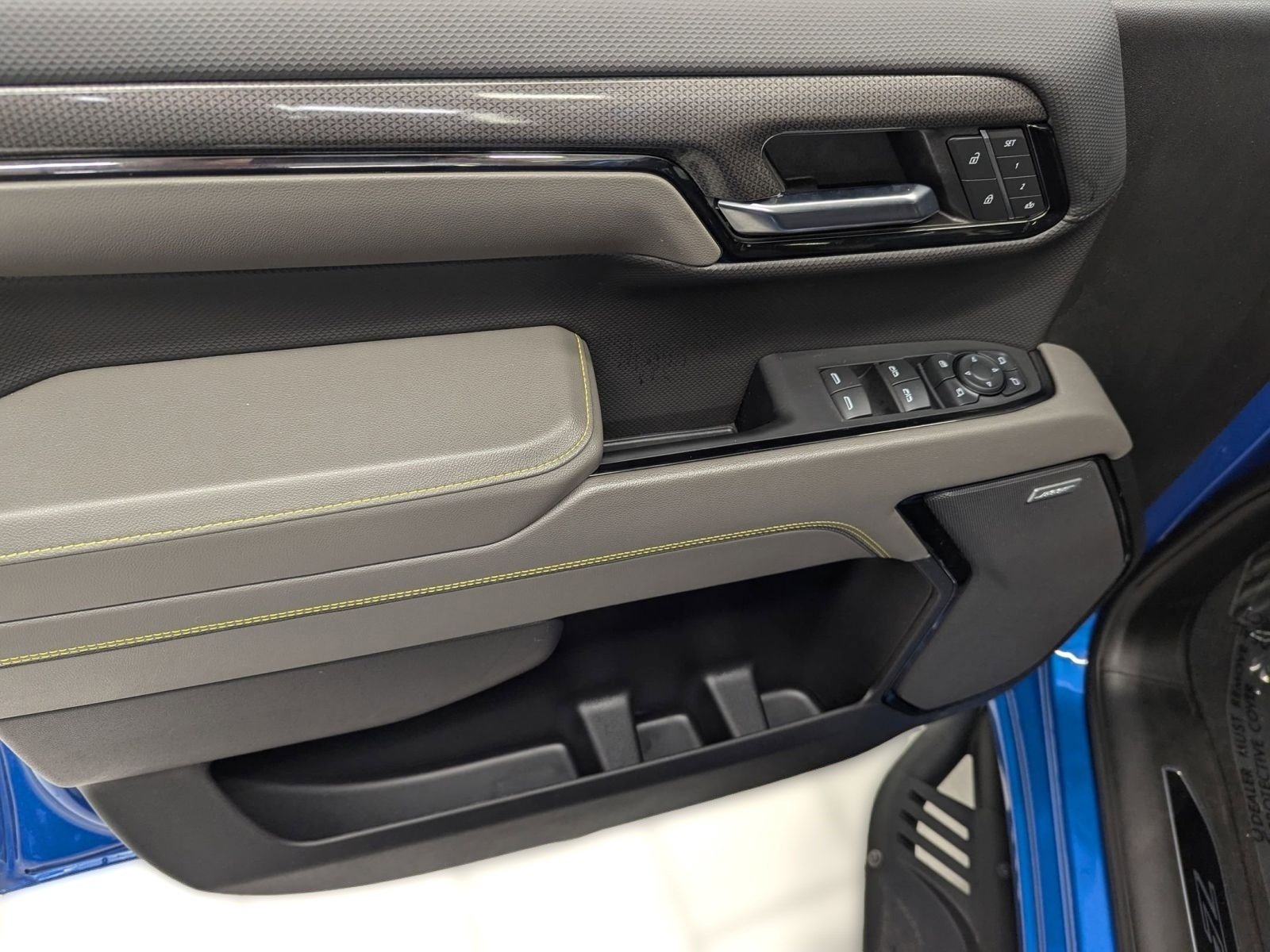 Used 2023 Chevrolet Silverado 1500 ZR2 w/ Technology Package image 10