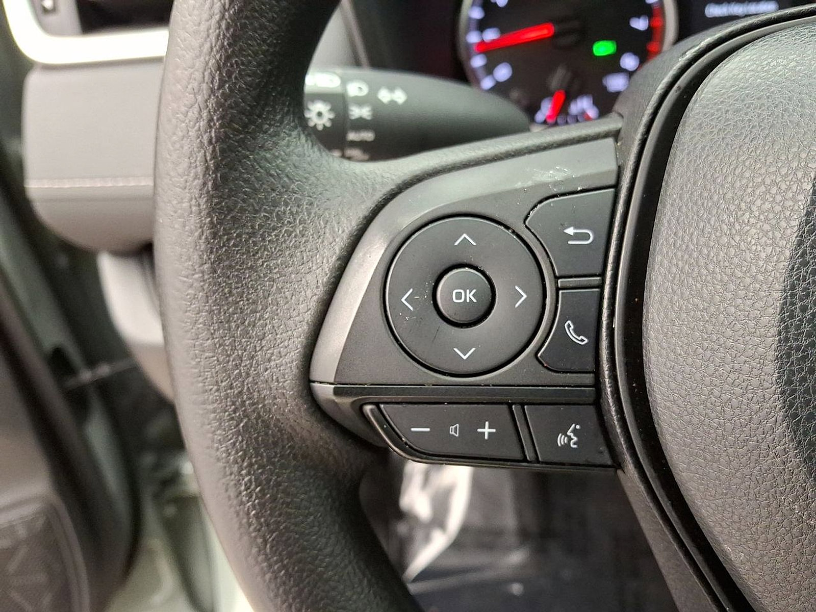 Certified 2022 Toyota RAV4 XLE image 17