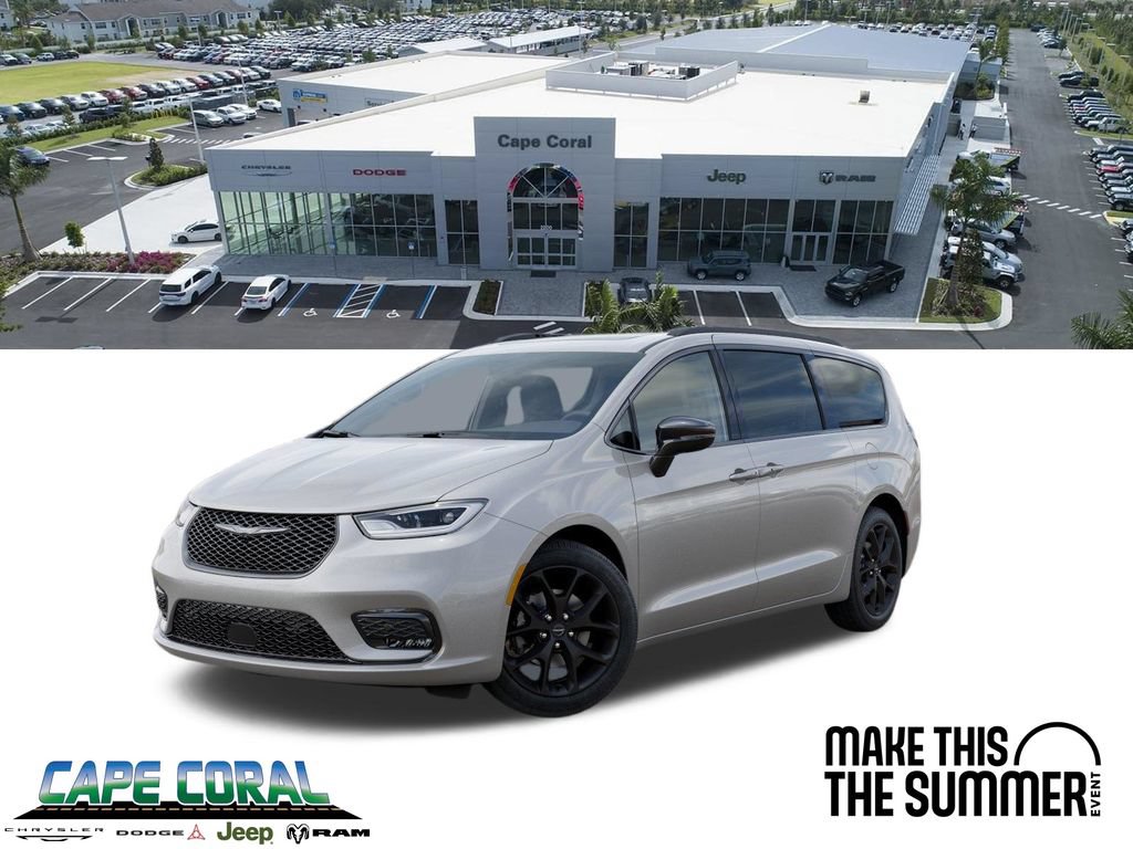 New 2026 Chrysler Pacifica Limited w/ Uconnect Theater Family Group
