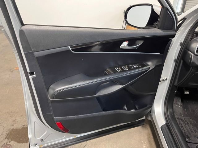 Used 2020 Kia Sorento AWD V6 image 24
