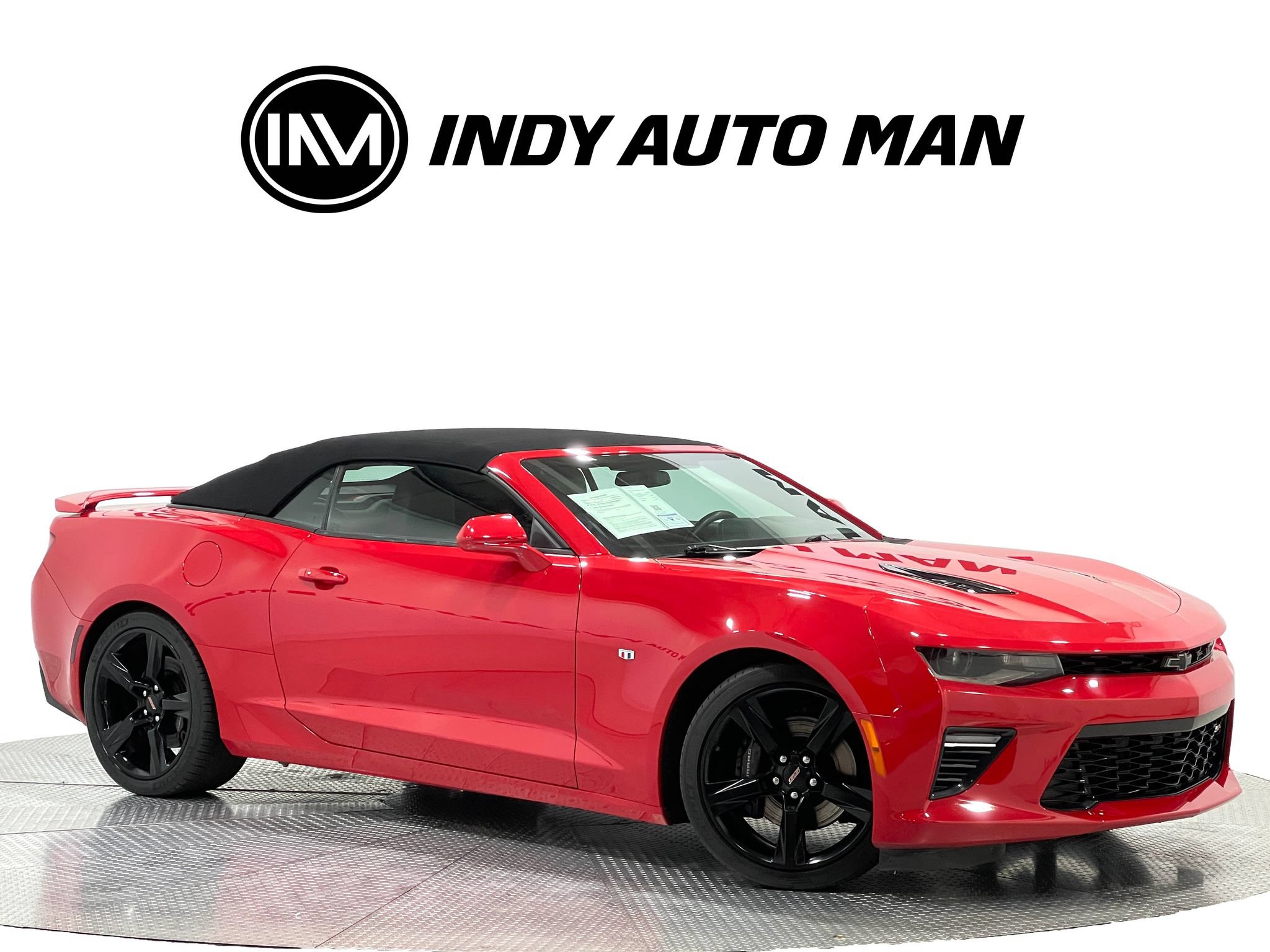 Used 2018 Chevrolet Camaro SS RWD image 2