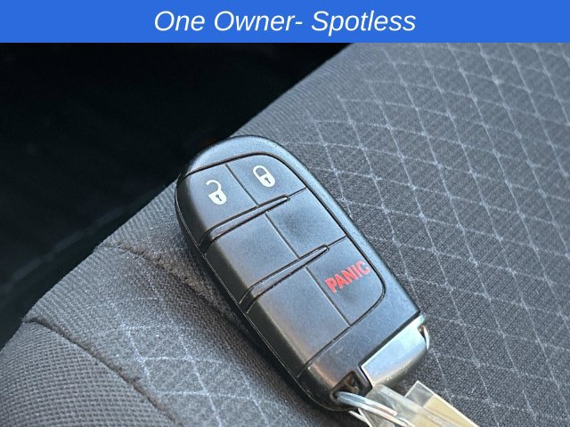Used 2019 Jeep Grand Cherokee Laredo AWD/4WD image 32