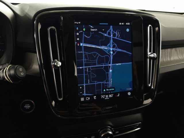 Certified 2025 Volvo XC40 B5 Core image 25