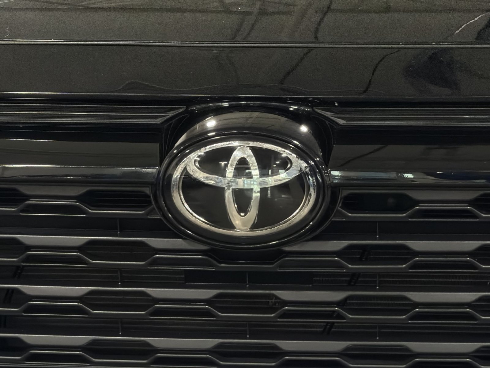 Used 2023 Toyota RAV4 LE AWD/4WD image 12