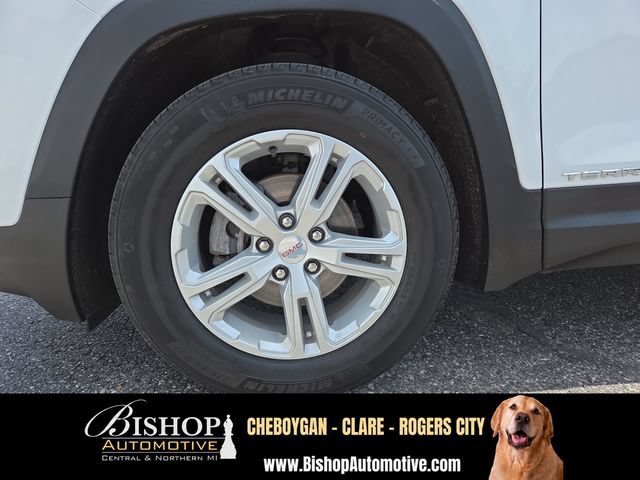 Used 2024 GMC Terrain SLE w/ LPO, Floor Liner Package FWD image 22