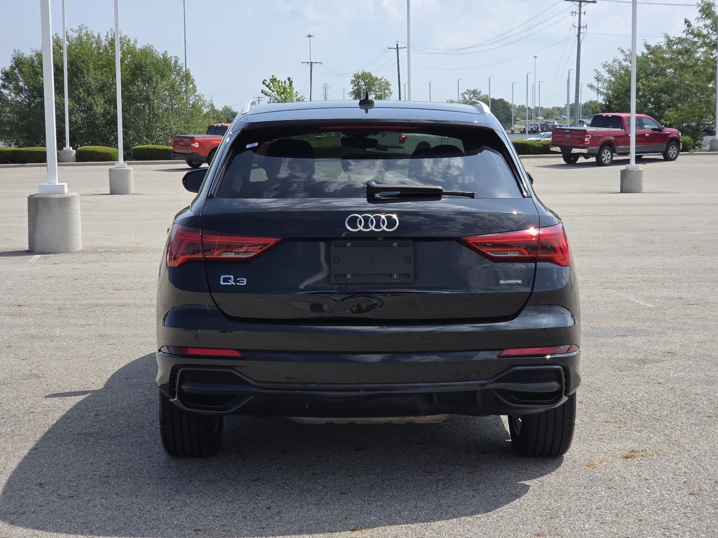 Used 2020 Audi Q3 2.0T Premium w/ Convenience Package AWD/4WD image 15