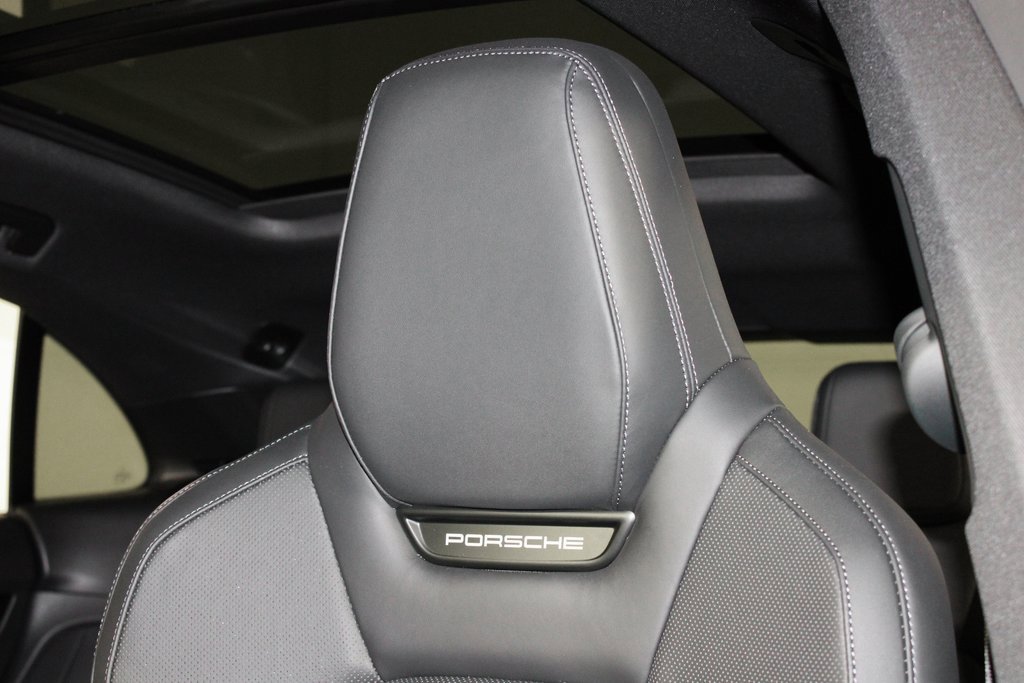 Used 2025 Porsche Macan Electric image 19