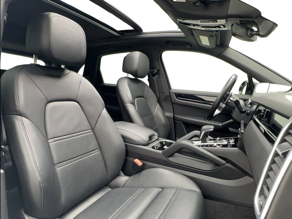Used 2023 Porsche Cayenne image 26