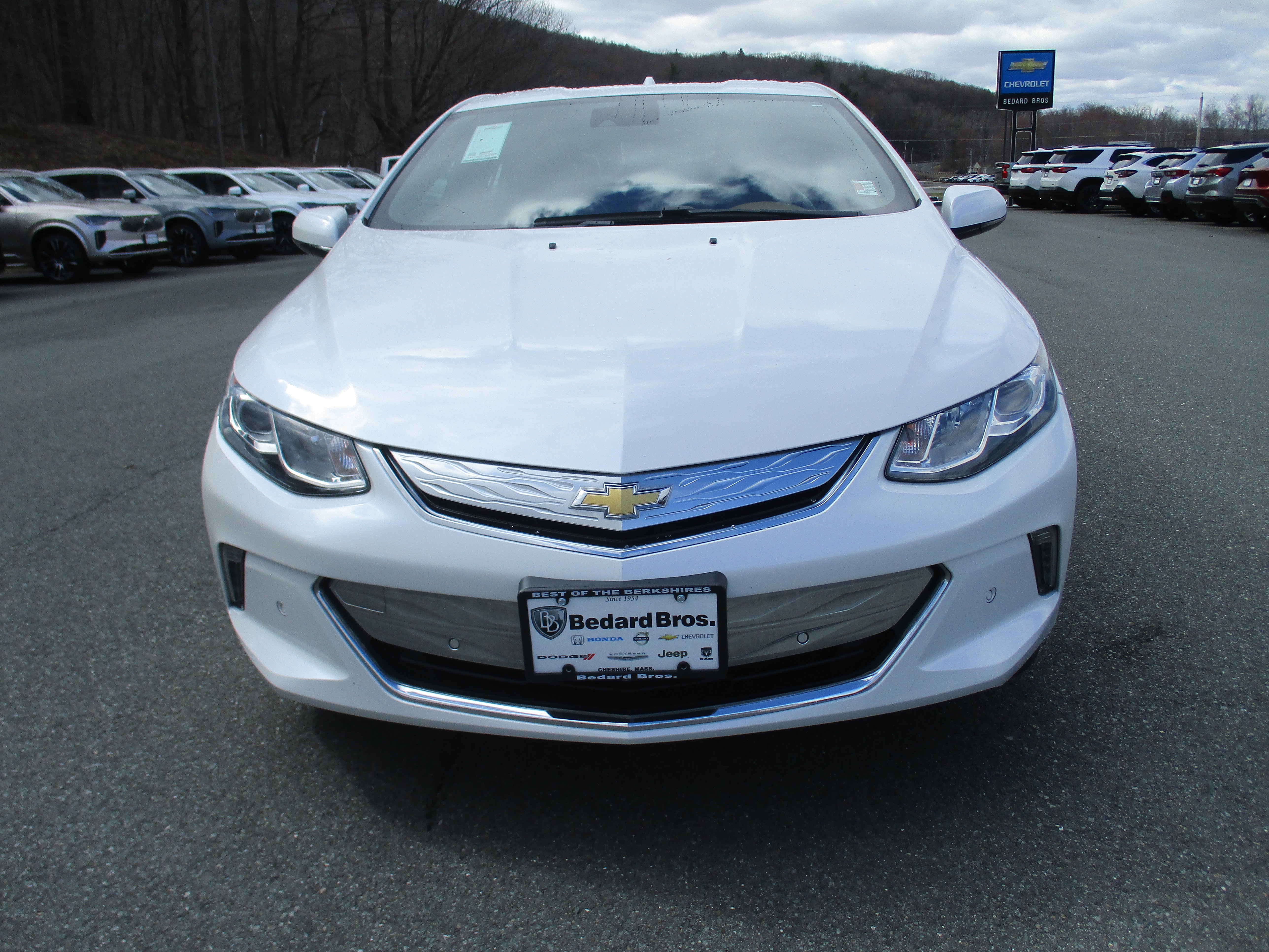 Used 2016 Chevrolet Volt Premier w/ Driver Confidence Package FWD image 2