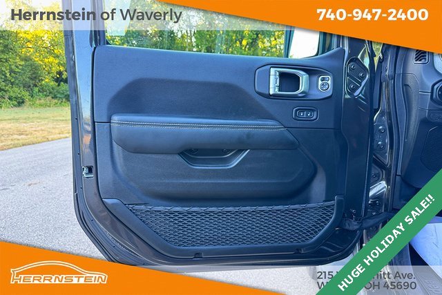 Used 2024 Jeep Wrangler Sahara image 16