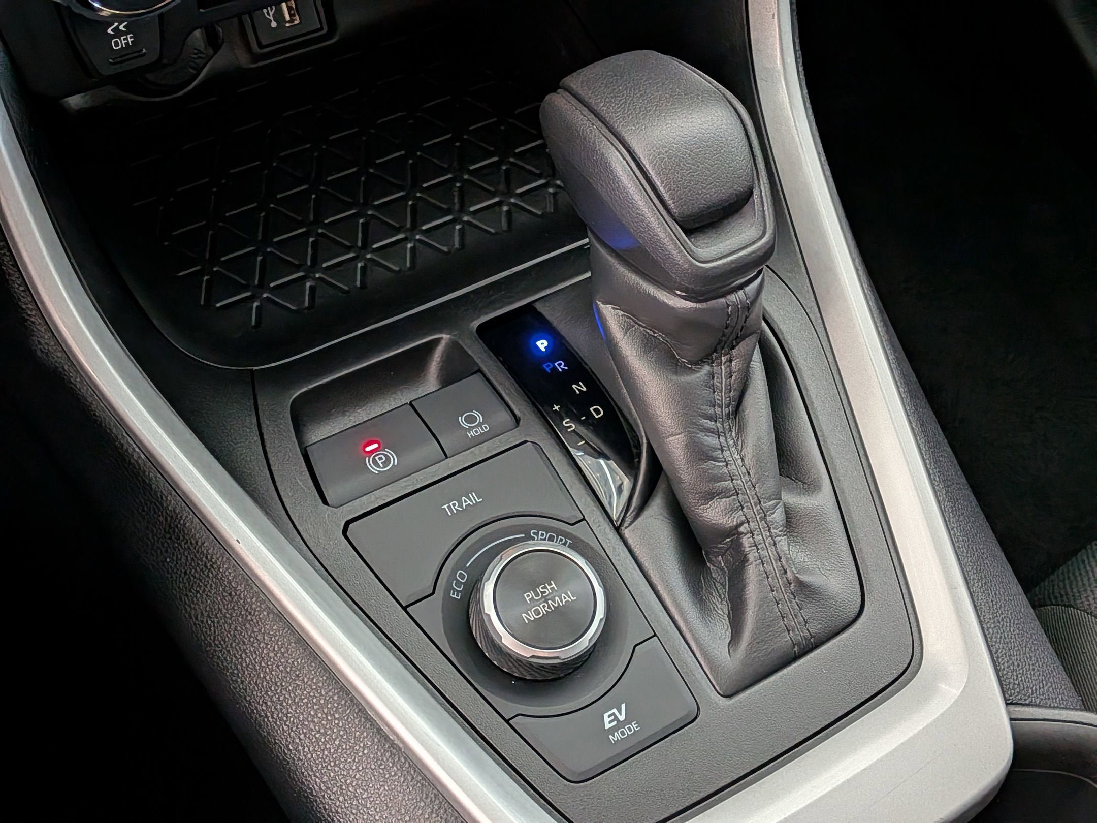 Certified 2025 Toyota RAV4 XLE AWD/4WD image 24