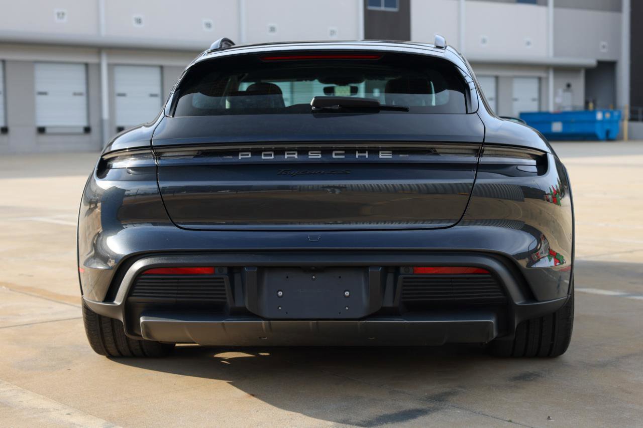 Used 2023 Porsche Taycan 4S image 9