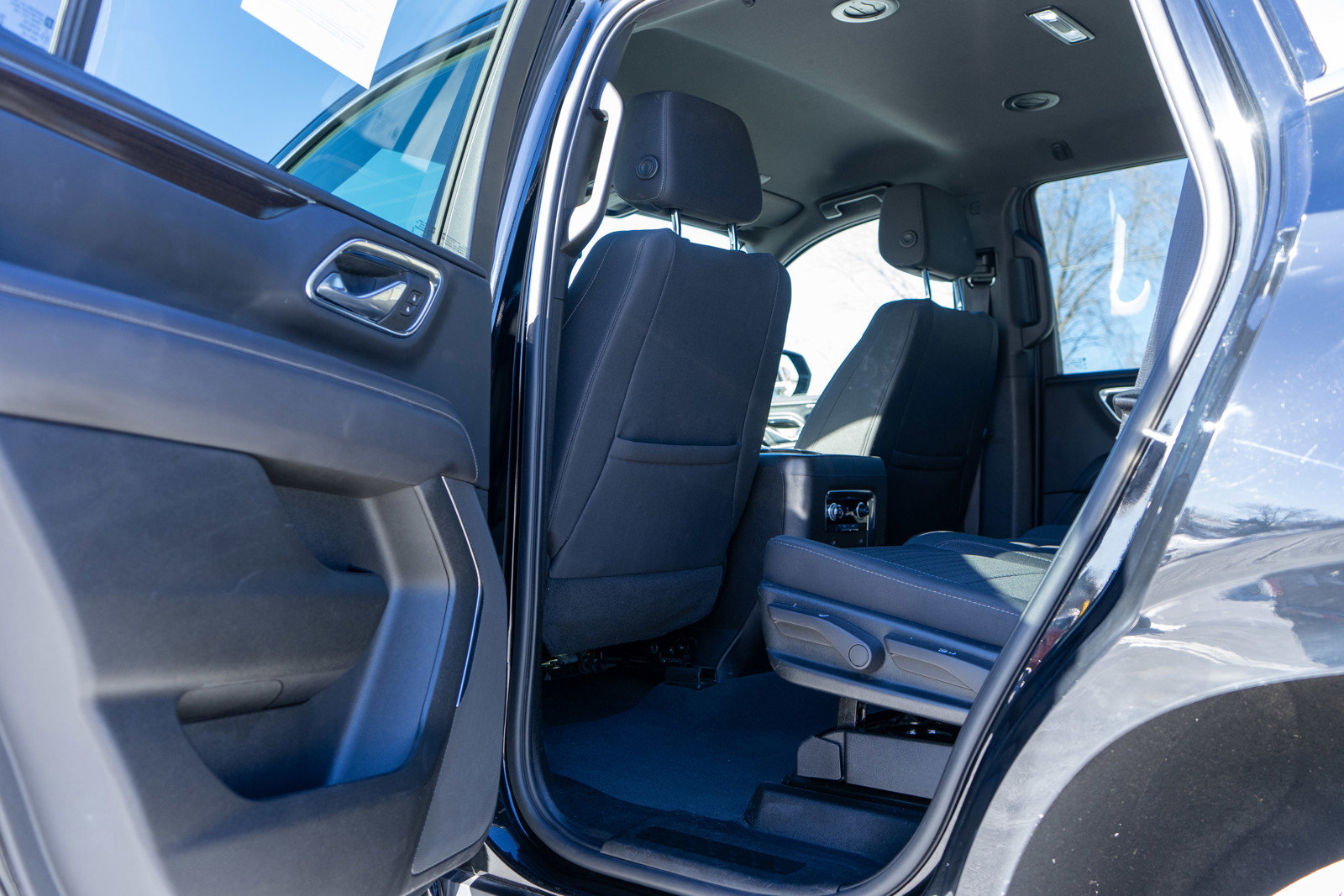 Used 2023 GMC Yukon SLE image 25