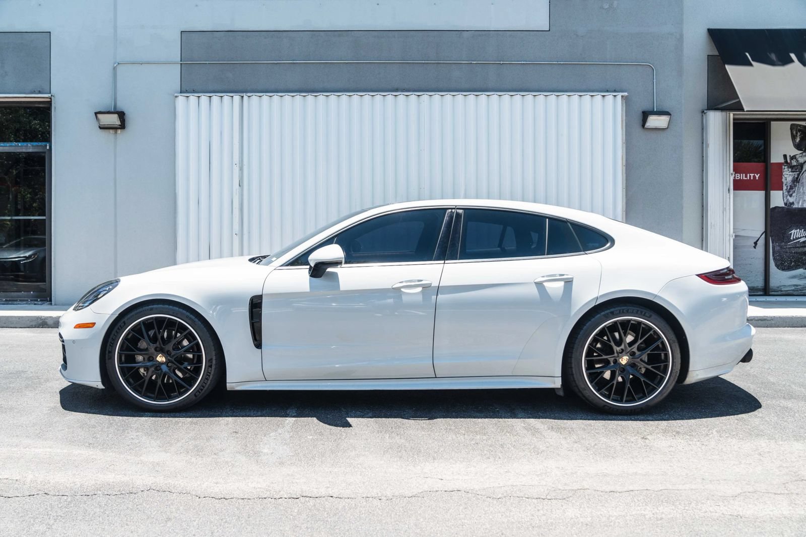 Used 2018 Porsche Panamera 4 AWD/4WD image 5