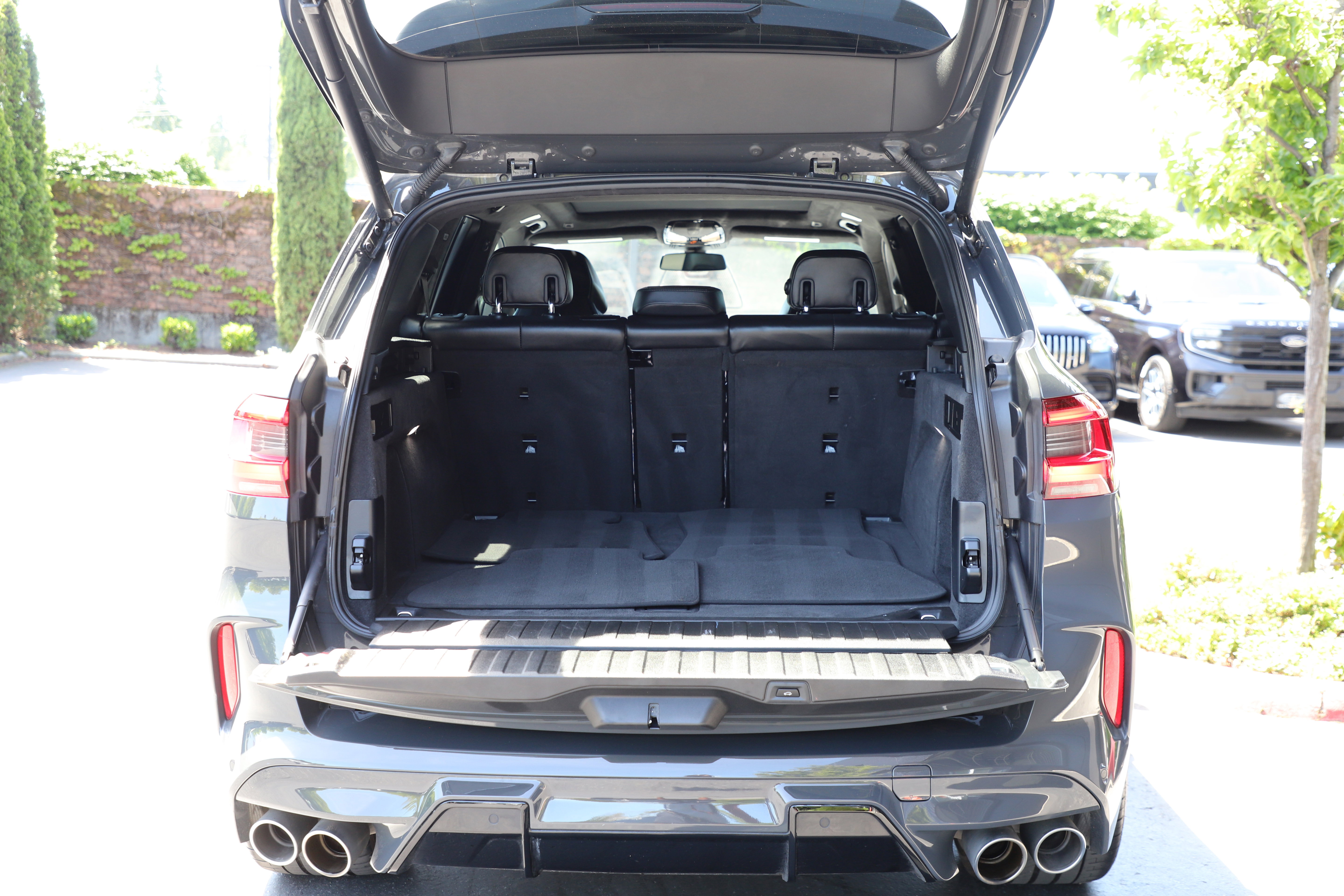 Used 2023 BMW X5 M w/ Executive Package AWD/4WD image 15