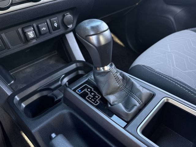 Used 2021 Toyota Tacoma TRD Off-Road AWD/4WD image 21