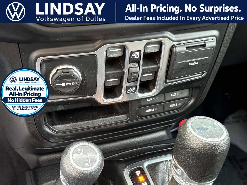 Used 2019 Jeep Wrangler Unlimited Sahara AWD/4WD image 19